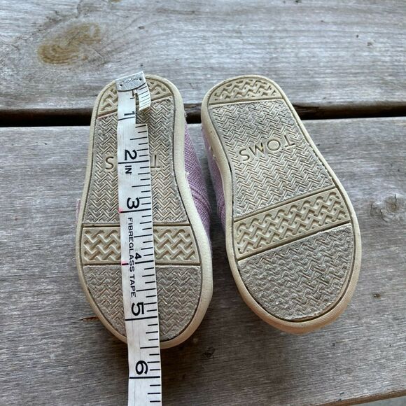 Toms Girls Shoes Size 5 Light Lavender Periwinkle Slip Ons - Picture 8 of 9